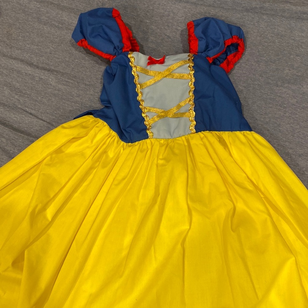 Lover dovers 6 Snow White dress